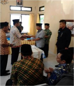 Read more about the article BUPATI NATUNA SERAHKAN 30 UNIT KENDARAAN RODA DUA KE DESA