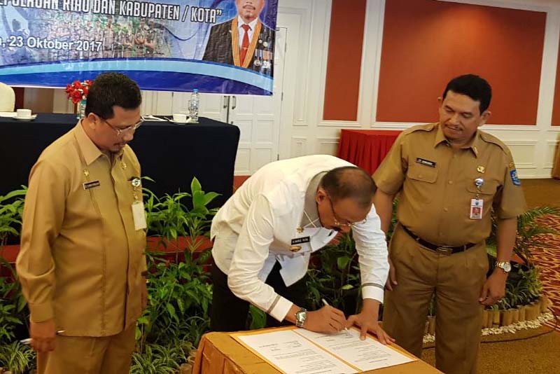 You are currently viewing Penyerahan PNS Lulusan IPDN Angkatan XXIII Ke Pemerintah Provinsi Kepri dan Kabupaten/Kota