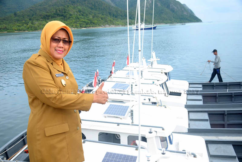 You are currently viewing Penyerahan Bantuan Kapal Nelayan Untuk Nelayan Kabupaten Natuna