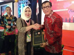 Read more about the article Pemkab Natuna menerima penghargaan dari Menkumham RI