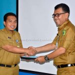 Sekretaris Daerah Menyerahkan DPA Kabupaten Natuna Tahun 2018