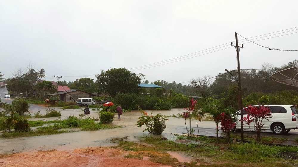 You are currently viewing Sejumlah Jalan Di Kota Ranai Tergenang Air