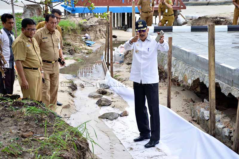 You are currently viewing Bupati Natuna meninjau Kondisi Banjir di wilayah Ranai dan sekitarnya