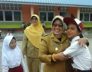 Read more about the article Guru dan Siswa SDN 005 Sepempang Sumringah Didatangi Wabup Natuna
