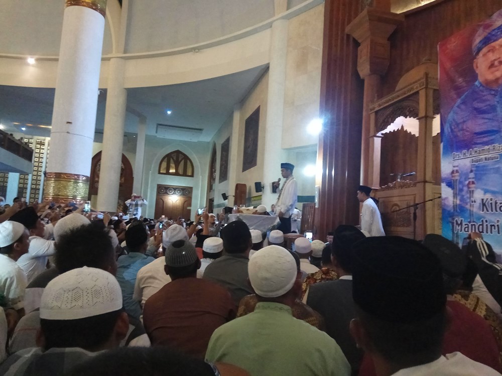 You are currently viewing Tablik Akbar Oleh Ustadz Somad, LC, MA Dipadati Jama’ah