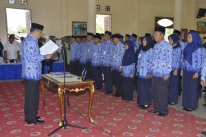 Read more about the article Bupati Natuna Mutasi Pejabat Daerah “Ambisi Jabatan Harus dihilangkan karena Hambat Produktivitas Kinerja”