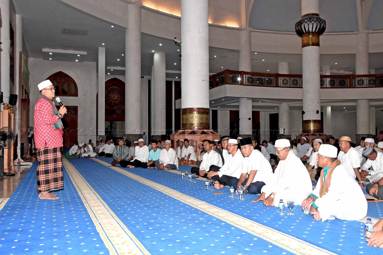 You are currently viewing Bupati Himbau Umat Muslim Tingkatkan Peran dalam Pembangunan