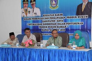 Read more about the article Sekda Natuna Buka Rakor Pembinaan dan Pengawasan Produk Hukum  Daerah Kabupaten/Kota se-Kepri di Ranai