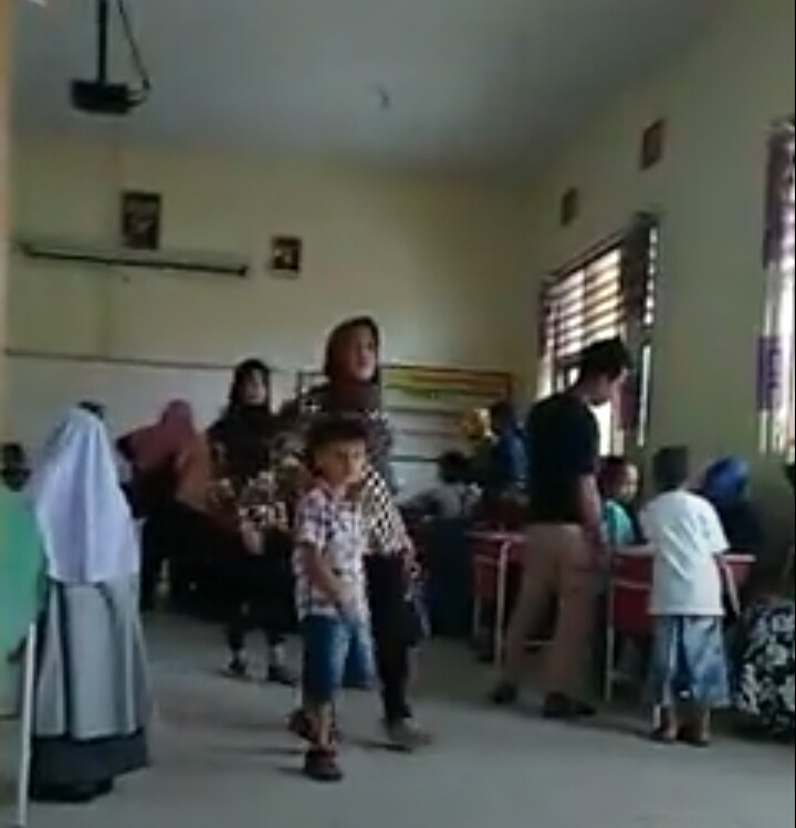 You are currently viewing Hari Pertama Pendaftaran, Sekolah Dipadati Para Calon Siswa Baru