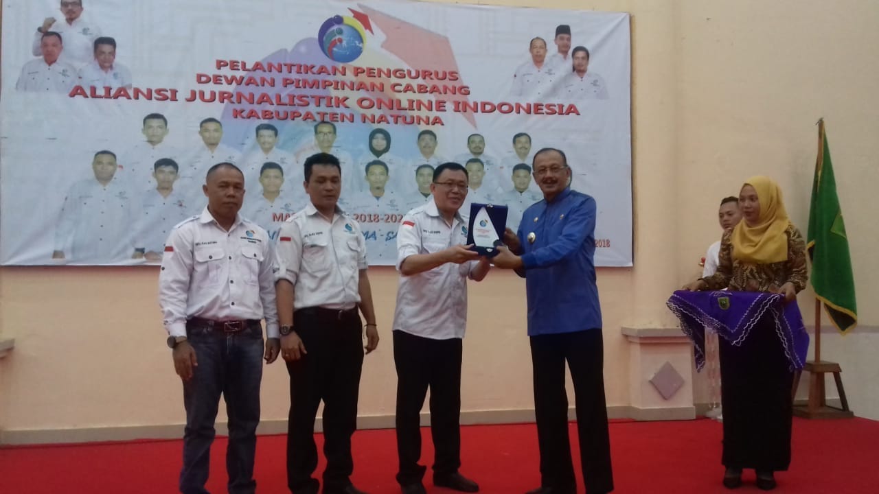 You are currently viewing Bupati Harapkan AJO Indonesia dan Seluruh Awak Media Sinergi dalam Perangi Hoax