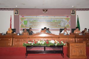 Read more about the article Bupati Natuna Sampaikan Nota Keuangan RAPBD – Perubahan  tahun 2018