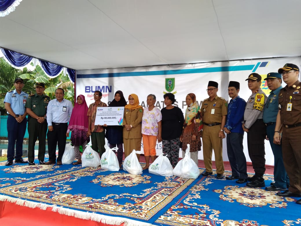 You are currently viewing PLN Bagi Sembako Kepada Masyarakat Fakir Miskin dan Dhuafa