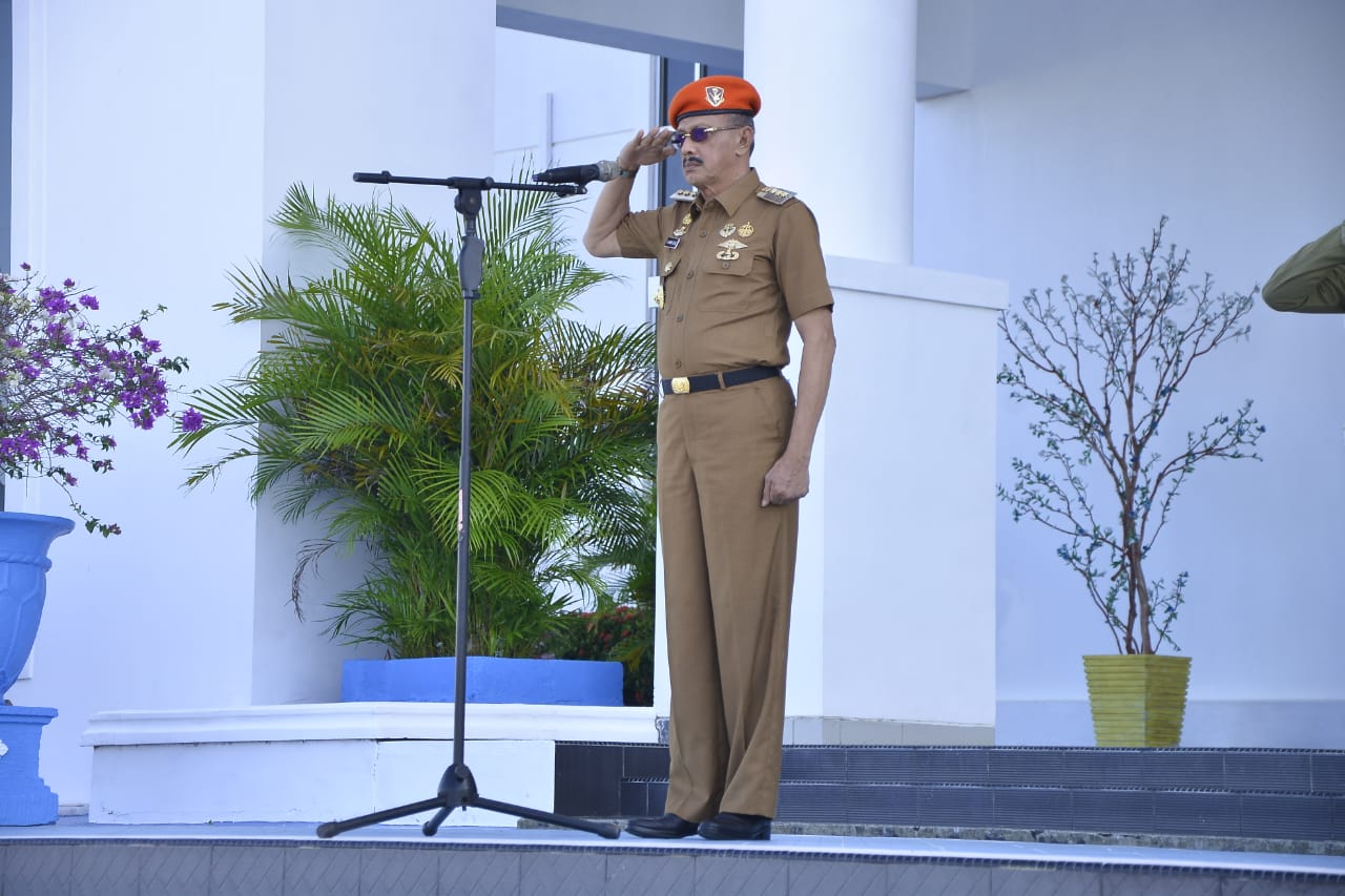 You are currently viewing Pasang Baret, Bupati Natuna Kukuhkan  Anggota Satpol PP