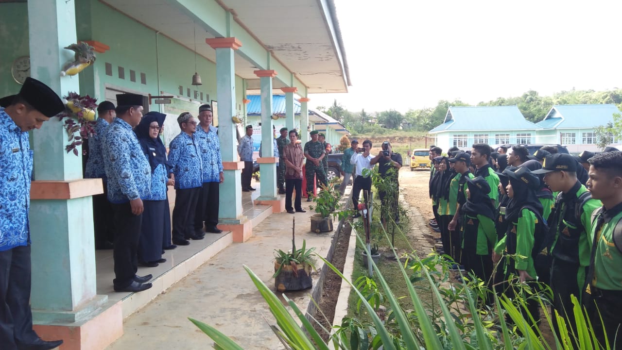 You are currently viewing Kepsek SMKN 2 Bunguran Barat: “Menyongsong Revolusi Industri 4.0”