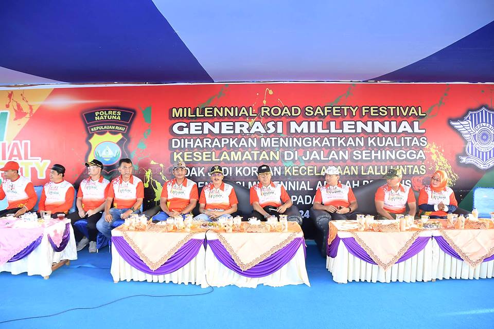 You are currently viewing Bupati Natuna Hadiri Jalan Santai Millenial Road Safety Festival
