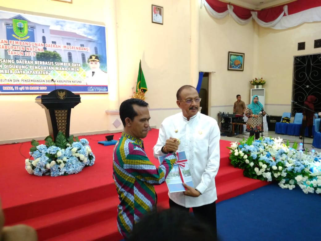 You are currently viewing DPRD Sampaikan Pokok Pikiran Pada Musrembangda Kabupaten Natuna Tahun 2019