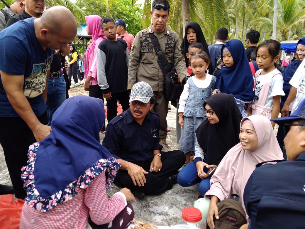 You are currently viewing Gubernur Kepri Borong Dagangan Pada Festival Pulau Senua