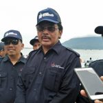 Resmikan Festival Pulau Senua, Gubernur Lepas Peserta Pacu Kolek