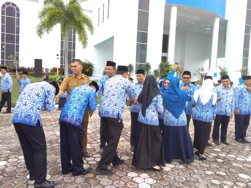 You are currently viewing Sekda Natuna Minta ASN Untuk Selalu Menjaga Lingkungan Hidup