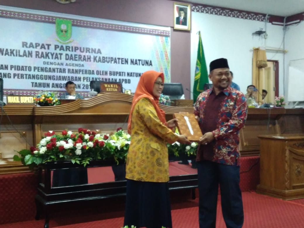 You are currently viewing Wagub Natuna Sampaikan Laporan Keuangan Daerah Kepada DPRD Natuna