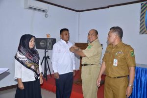 Read more about the article Asisten Pemerintahan Setda Kabupaten Natuna Buka kegiatan Perluasan Kredit Usaha Rakyat (KUR)