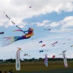 Aneka Warna Layang-Layang Hiasi Angkasa Bandara Raden Sajad