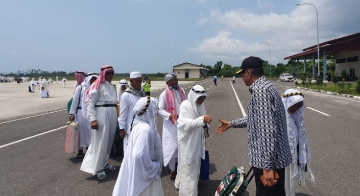 You are currently viewing Pemerintah Kabupaten Natuna Sambut Kedatangan 117 orang Jema’ah Haji musim haji 1440 Hijriyah di Ranai