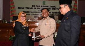 Read more about the article Wabup Natuna sampaikan Pidato pengantar Keuangan Rancangan Perda APBD Perubahan 2019