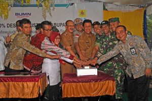 Read more about the article Plt Gubernur Kepri Resmikan 100% Desa Berlistrik di Kabupaten Natuna