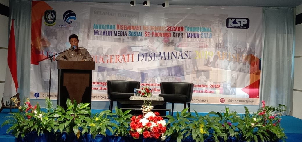 You are currently viewing Plt Gubernur Kepri Buka Acara Anugerah Diseminasi Informasi Se-Kepri