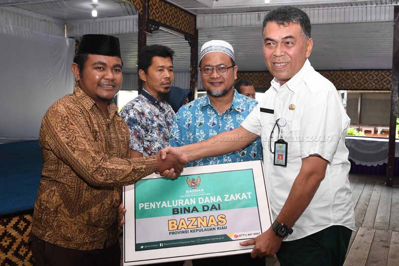 You are currently viewing Zakat Sebagai Bentuk Kepedulian Sosial Bagi Kemandirian dan Kesejahteraan Umat