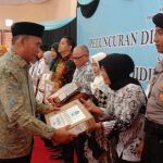 Kemendikbud RI Serahkan Beberapa Bantuan Kepada Siswa dan Sekolah diKabupaten Natuna