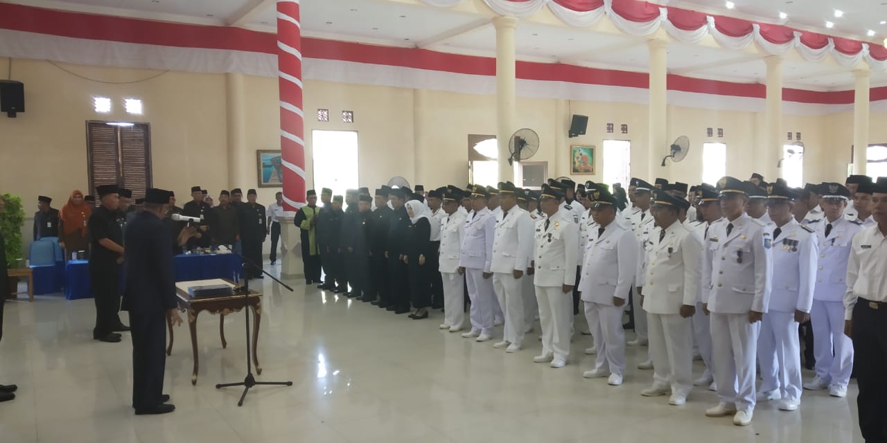 You are currently viewing Bupati Natuna Lantik 147 PNS di Lingkungan Pemerintah Kabupaten Natuna