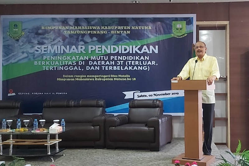 You are currently viewing Hamid Rizal Hadiri Seminar Pendidikan HMKN di Tanjungpinang