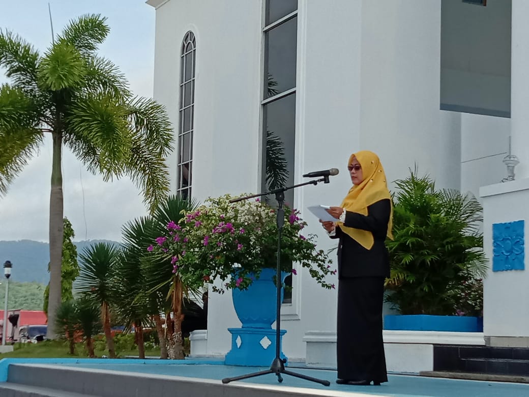 You are currently viewing Peringati Hari Pahlawan Dengan Upacara dan Ziarah Makam Pahlawan