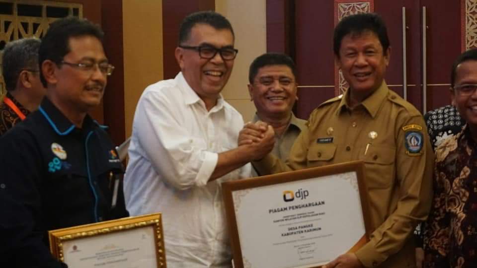 You are currently viewing Pemkab Natuna Terima DIPA, Transfer Pusat dan DD TA 2020 dari Plt. Gubernur Kepri