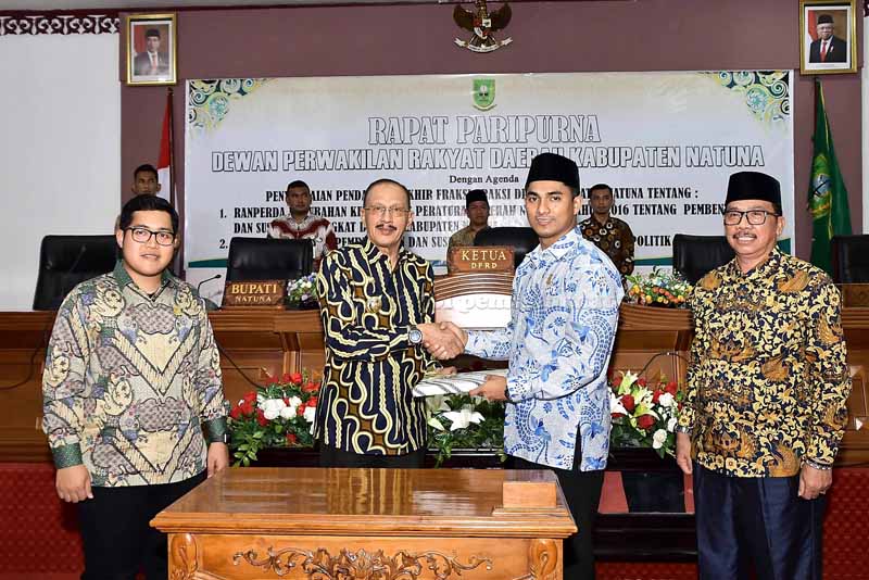 You are currently viewing Bupati Natuna Dengarkan Pandangan Akhir Fraksi-Fraksi DPRD Natuna melalui Rapat Paripurna