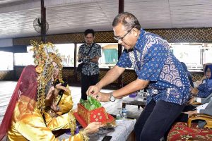 Read more about the article Izwar Asfawi Minta Pengurus PAFI Natuna Senantiasa Iklas dan Tabah Selama Bertugas