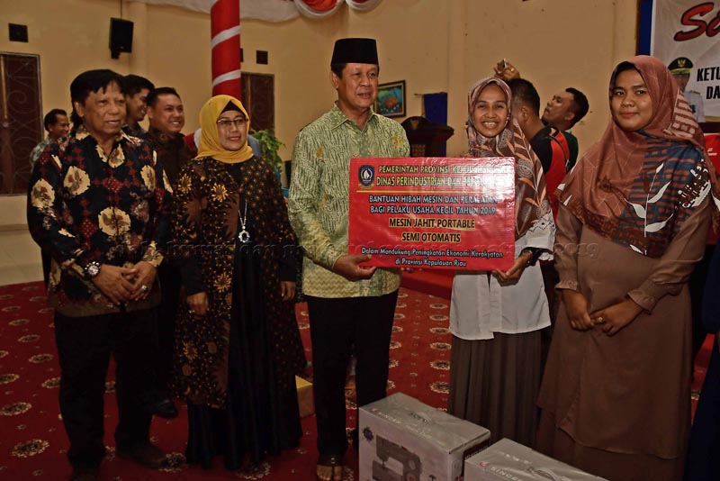 You are currently viewing Plt. Gubernur Kepri Gelar Silaturahmi Dengan RT, RW dan Tokoh Masyarakat di Natuna