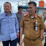 Tinjau Pelabuhan SKPT Selat Lampa, Menteri KP Dialog Bersama Nelayan