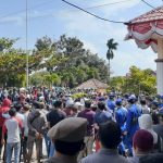 Massa Kembali Unjuk Rasa