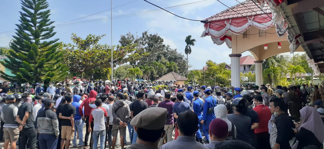 You are currently viewing Massa Kembali Unjuk Rasa