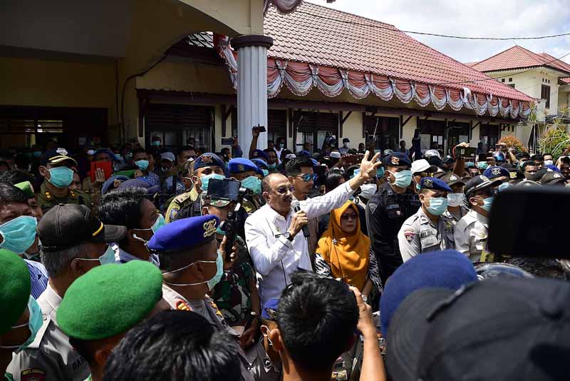 You are currently viewing Bupati Natuna Menjawab Aksi penolakan Observasi WNI dari Wuhan di Kabupaten Natuna