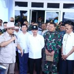 Santai, Menhan Prabowo Berkunjung ke Natuna Tanpa Masker