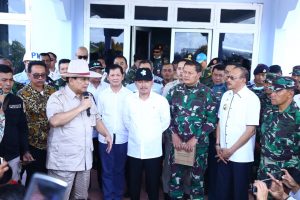 Read more about the article Santai, Menhan Prabowo Berkunjung ke Natuna Tanpa Masker