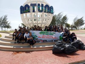 Read more about the article Aksi Pungut Sampah, Gen Hijau Peringati Hari Sampah Nasional