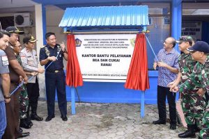 Read more about the article Hamid Rizal Resmikan Kantor Bantu Bea dan Cukai di Kabupaten Natuna