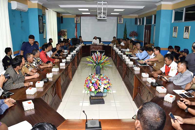 You are currently viewing Hendak Diajukan ke Presiden, Hamid Rizal Serap Aspirasi Masyarakat Natuna