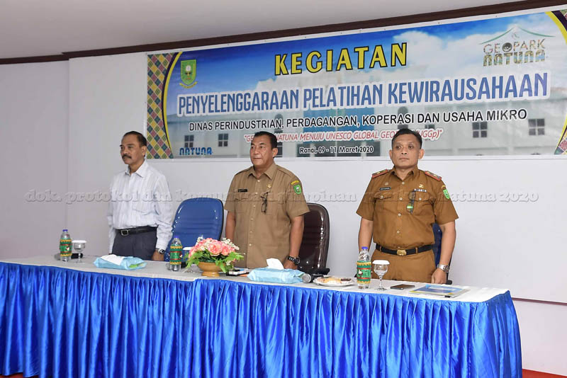 You are currently viewing Asisten Ekbang Kabupaten Natuna Buka Pelatihan Kewirausahaan