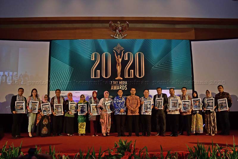 You are currently viewing Ketua PKK Natuna Masuk Nominasi Top 50 Srikandi Pembawa Perubahan Indonesia 2020